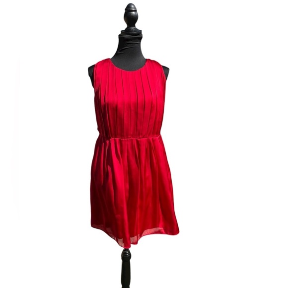Jennifer Lopez Dresses & Skirts - Women’s Elegant Red Sleeveless Dress size 8 by Jennifer Lopez